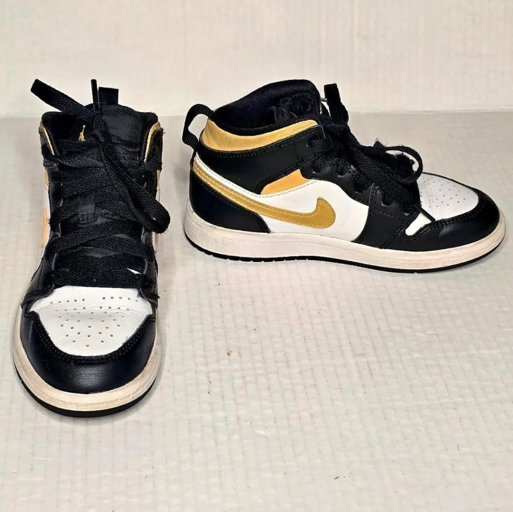 Jordan 1 Mid Pollen Kids Size 12C Black Yellow Leather High Top Sneakers